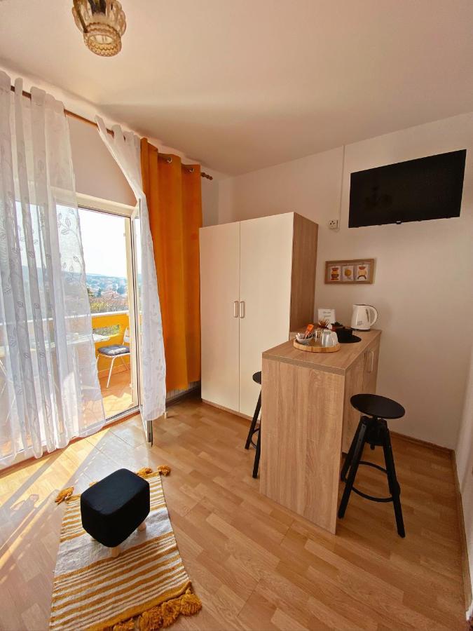 The Manzoni Family 5 Hotel Punat Exterior foto