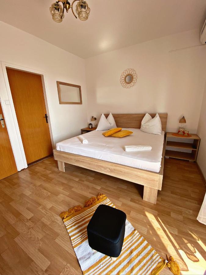 The Manzoni Family 5 Hotel Punat Exterior foto